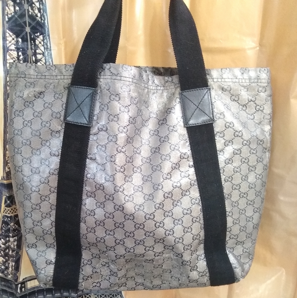 Authentic Gucci Tote! Great, Solid & Classic Gg - image 2